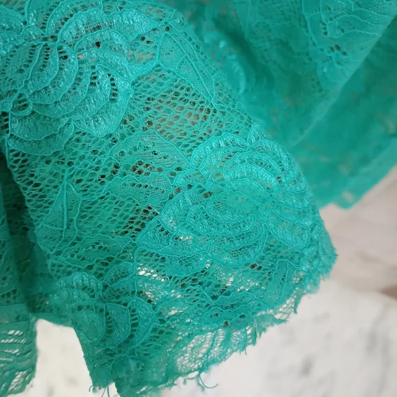 Long bodycon lace dress - Picture 10 of 14